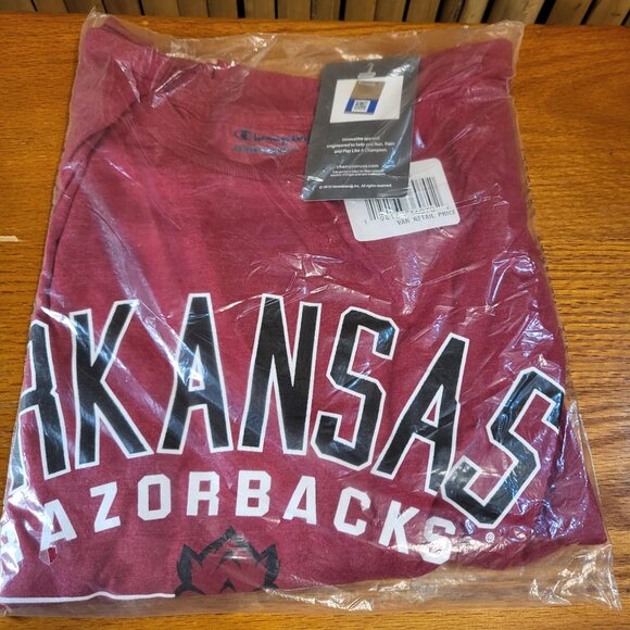 Champion Other - Champion Men's NCAA School Pride Arkansas Short Sleeve T Shirt XL Maroon
